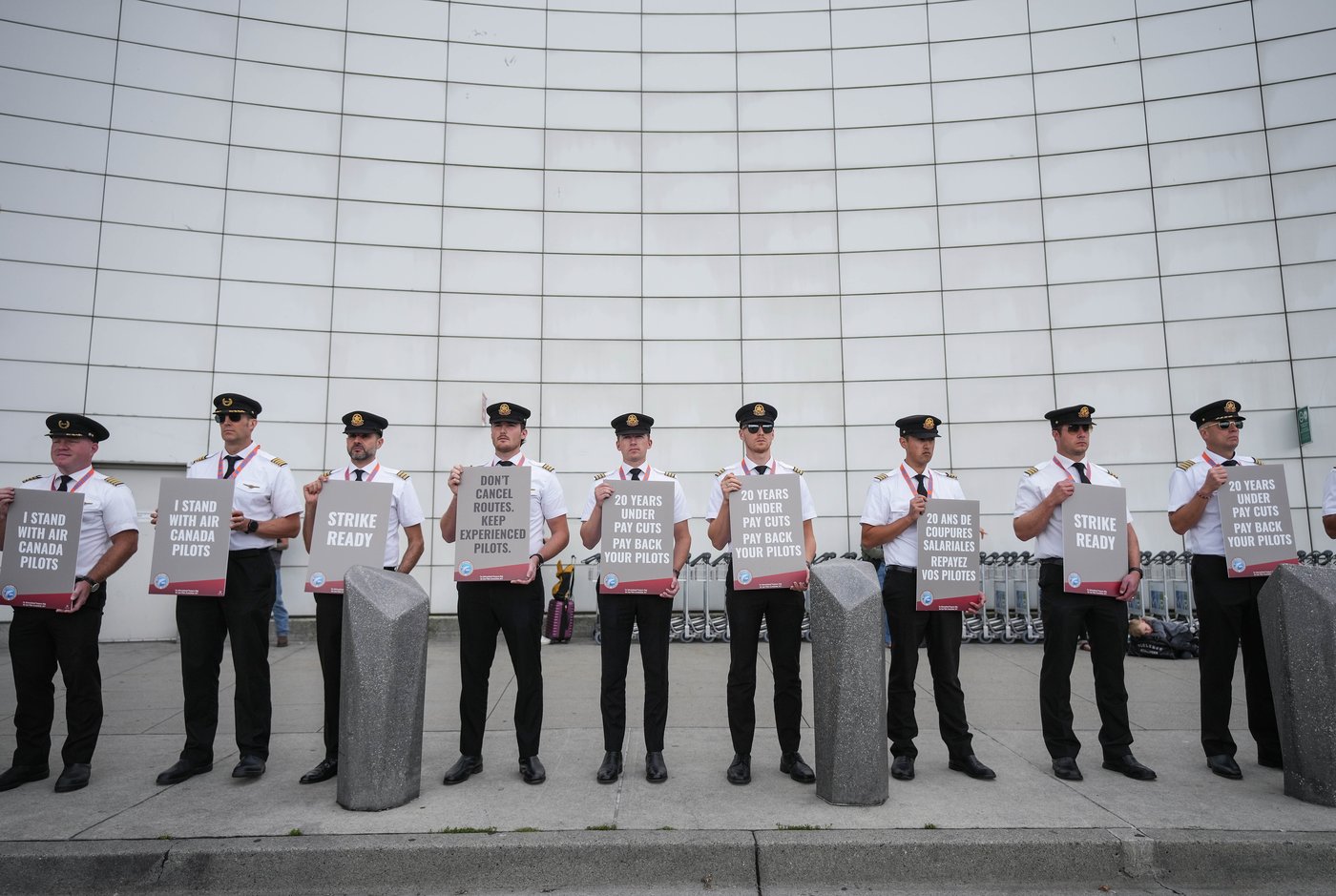 Air Canada, pilots still far apart as strike notice deadline looms