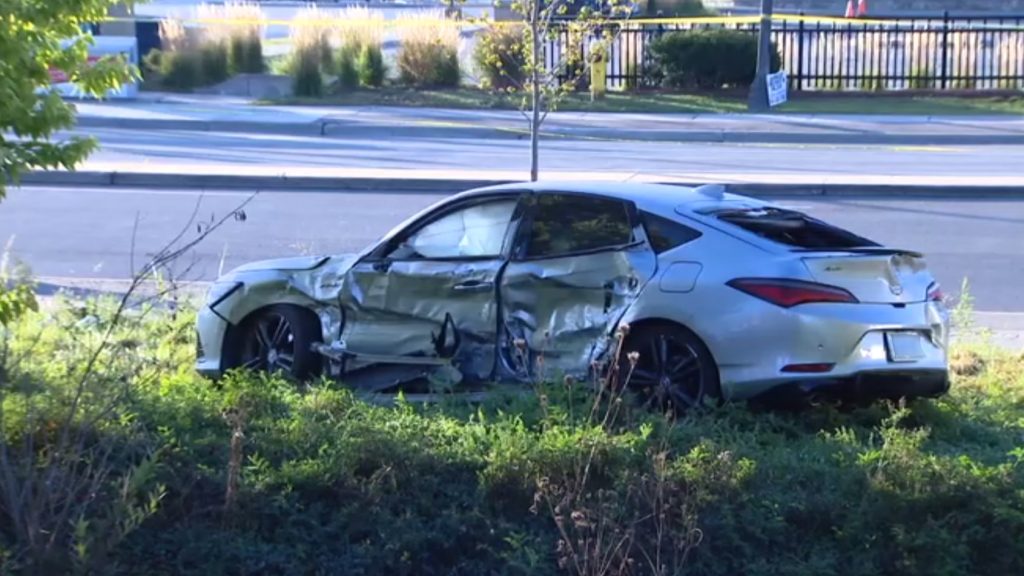 2 female pedestrians injured in early morning crash in Vaughan