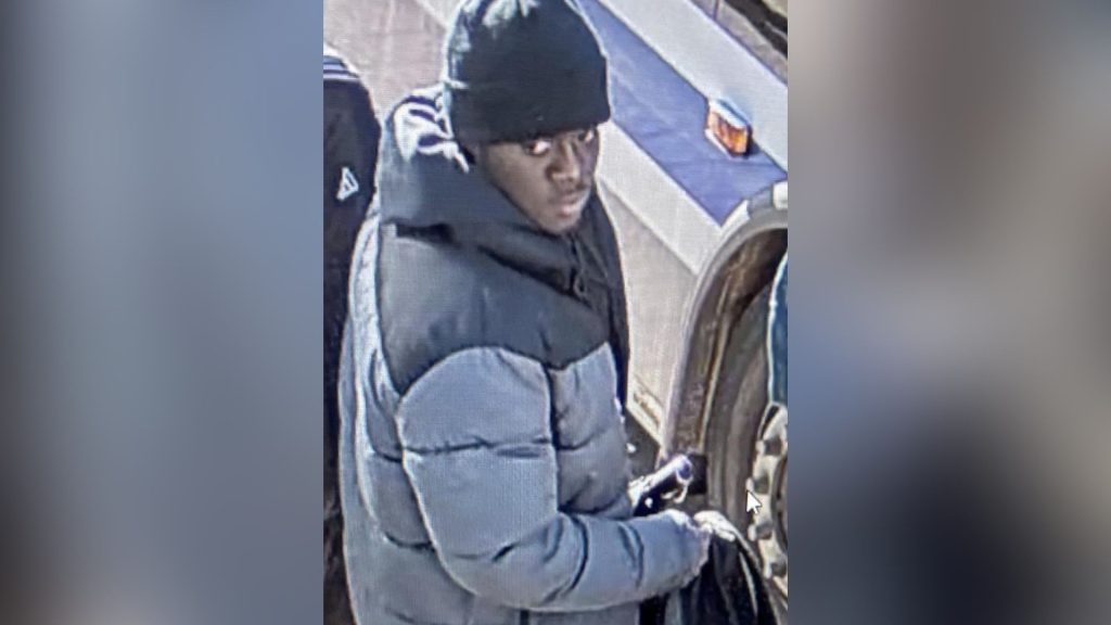 Peel police release photo of alleged Brampton stabbing suspect