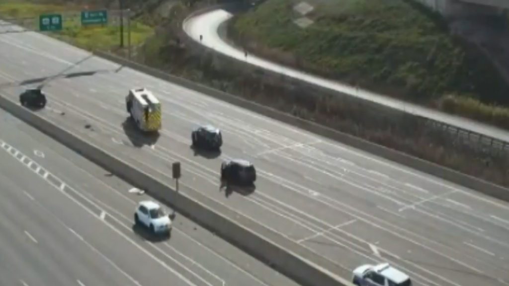 1 dead, 1 seriously injured in single vehicle crash on Hwy. 410 in Brampton