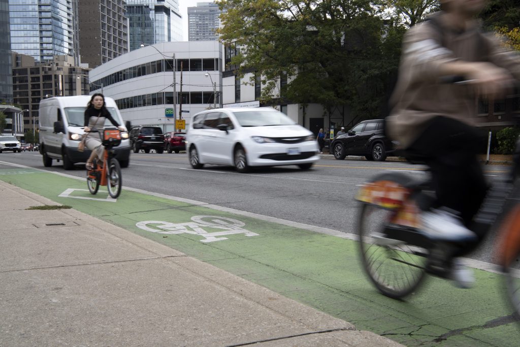 City council meets in attempt to slow Ford's roll on ripping out some Toronto bike lanes