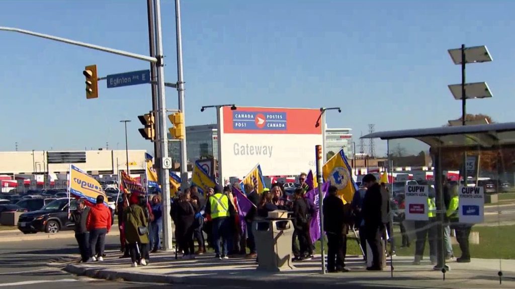 More than 50,000 Canada Post workers officially on strike, says union