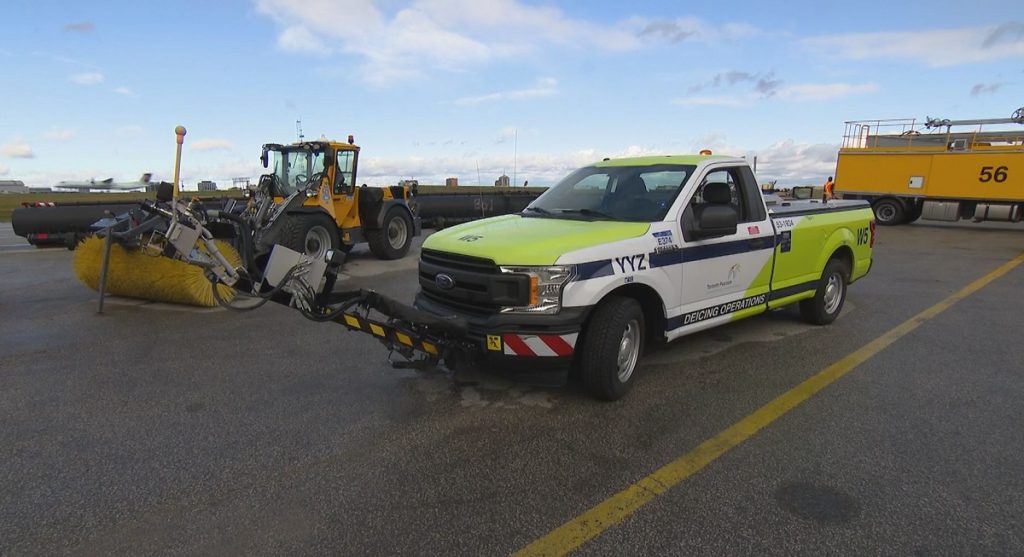 Toronto Pearson International Airport adding staff, new equipment to deal with snow and ice