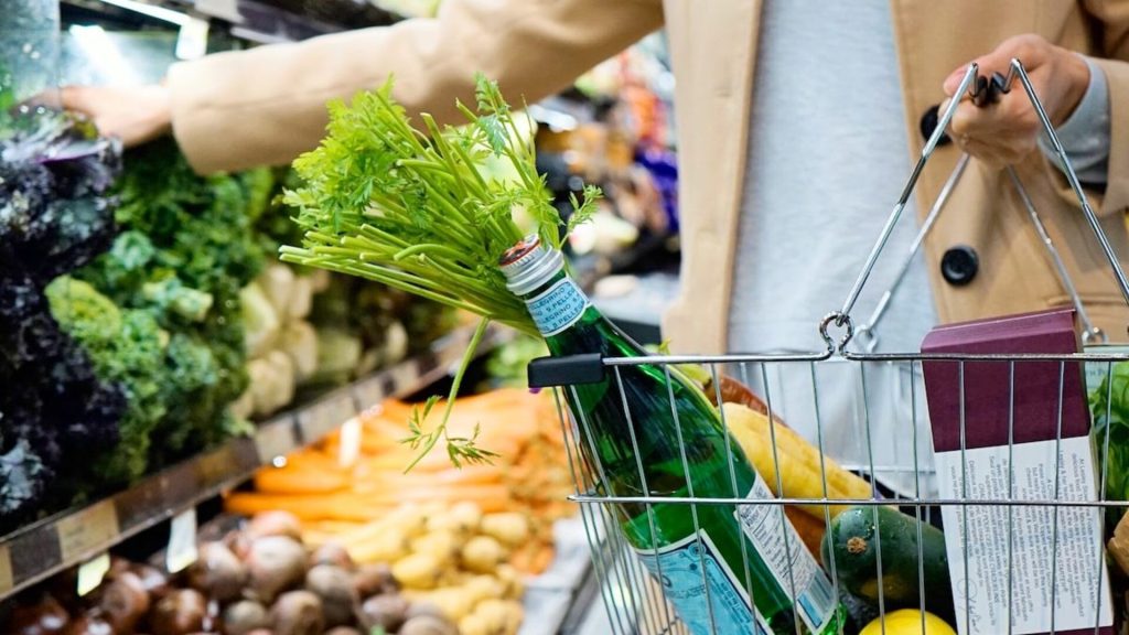 Family of four expected to spend $800 more on food in 2025: report