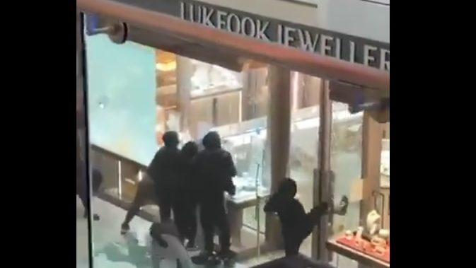 Several suspects in custody after Markham jewellery store robbery