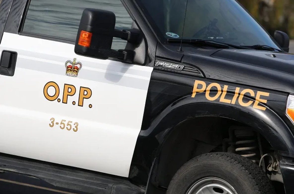 One dead, 3 injured in crash on Hwy. 402 near Strathroy, Ont.