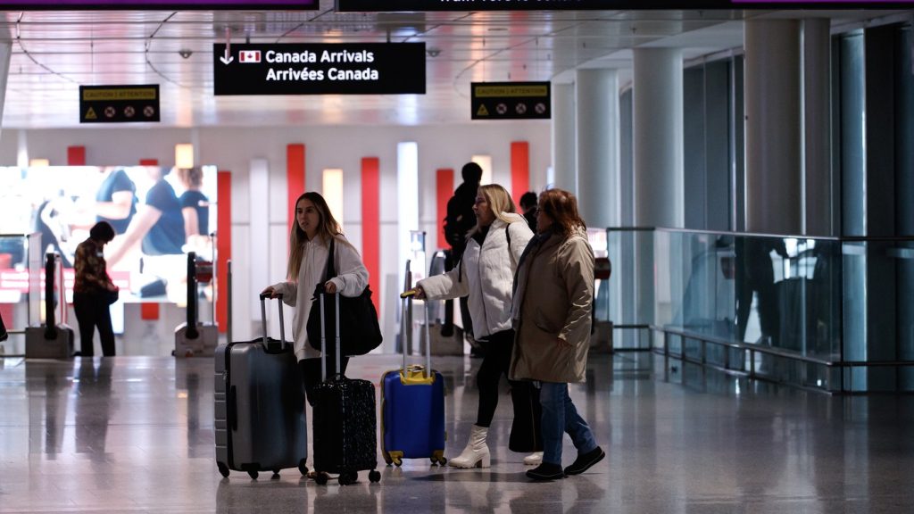 Air Canada to bar carry-on bags for lowest-fare customers