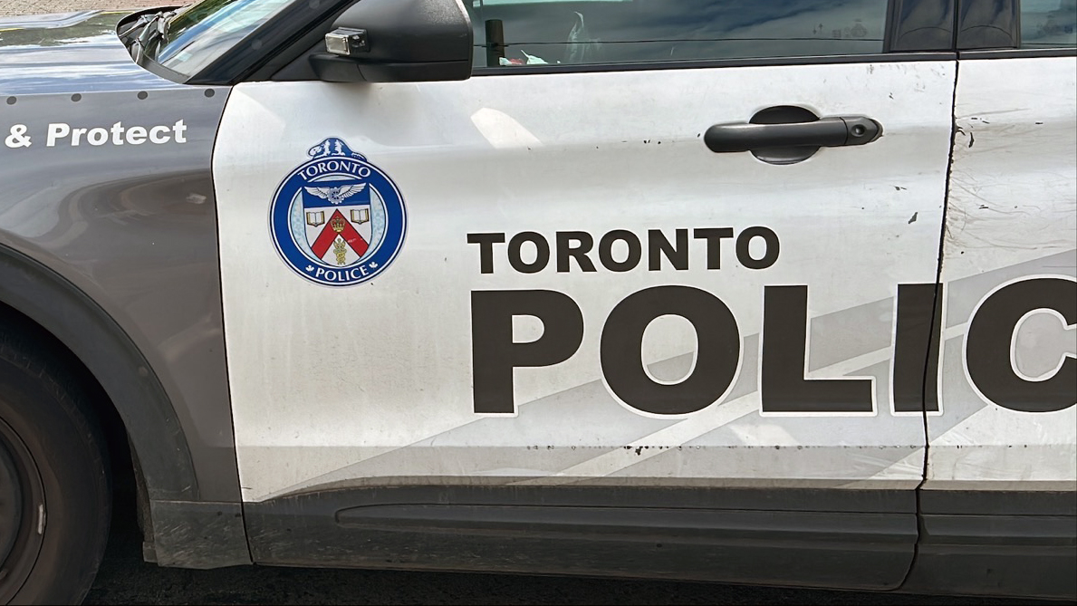 Toronto man charged with robbery after vehicle break-ins