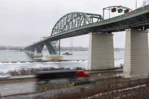 Peace Bridge duty-free shop goes into receivership amid plummeting traveller volumes