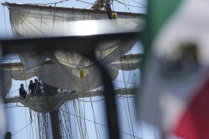 Federal officials investigating Mexican tall ship’s crash into Brooklyn Bridge
