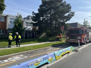 Man dead, firefighter injured in North York blaze