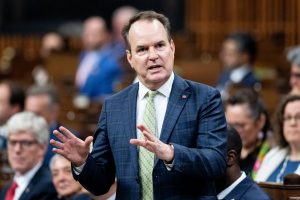 Liberals to cut short study of bill to speed up resource project approvals
