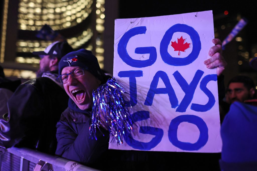 Blue Jays fans go wild after Bo Bichette’s 3-run home run