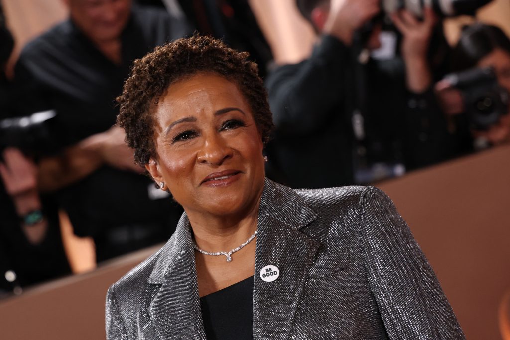 HOLLYWOOD DECLARES WAR: Stars SHAME ICE at Golden Globes!