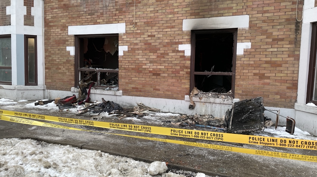 3 injured, 1 in life-threatening condition, after fire in Toronto apartment: police