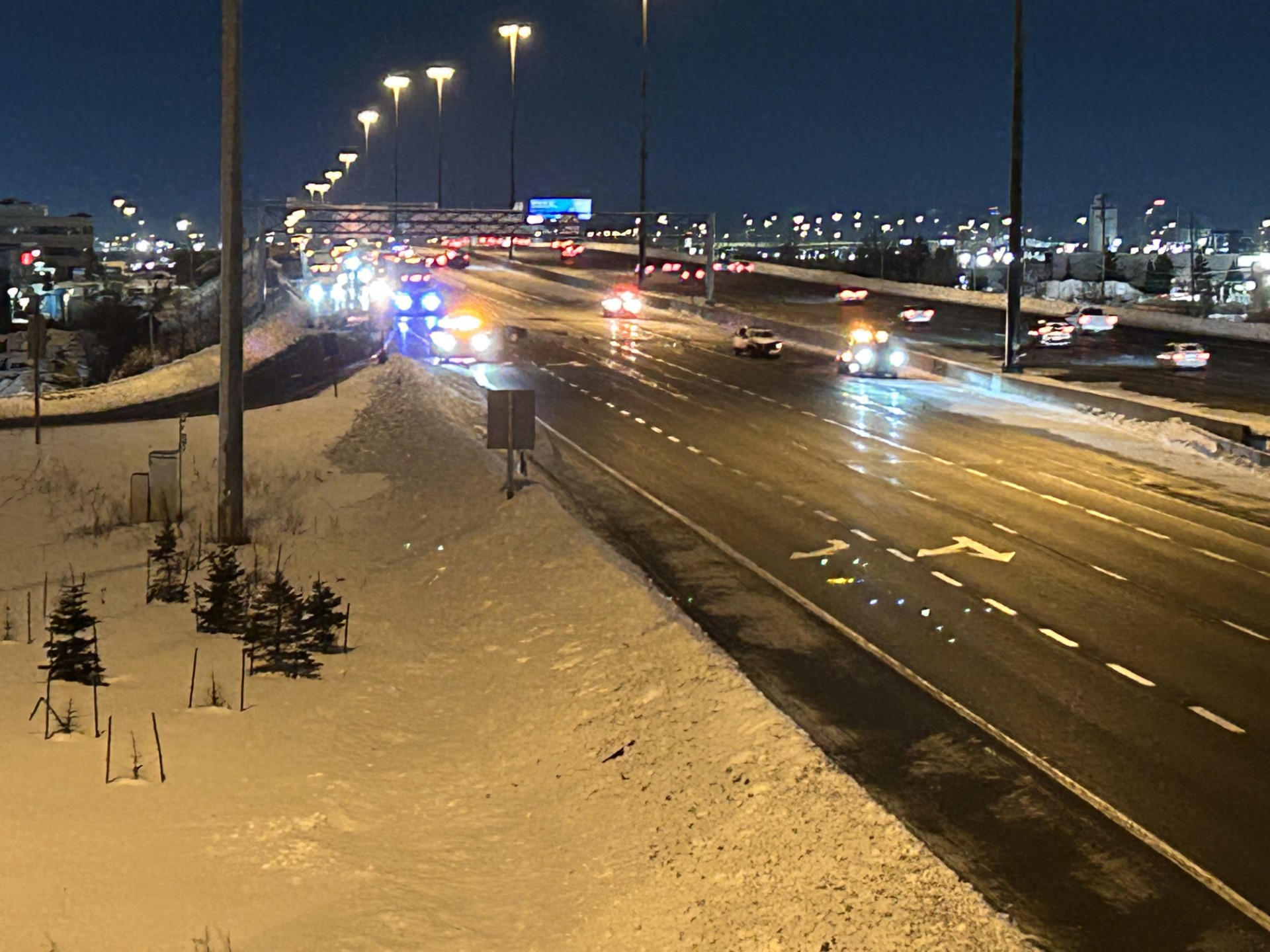 5 hospitalized after multi‑vehicle crash shuts down northbound Highway 410 in Brampton