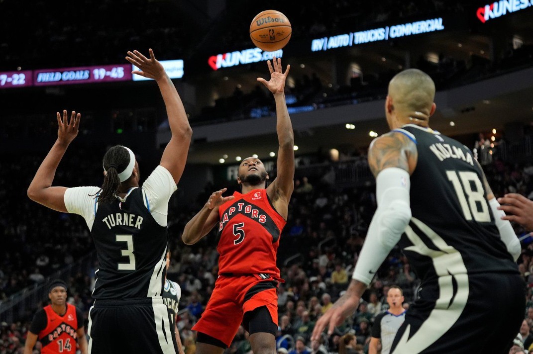 Quickley drops game-high 32 points as Raptors beat Bucks