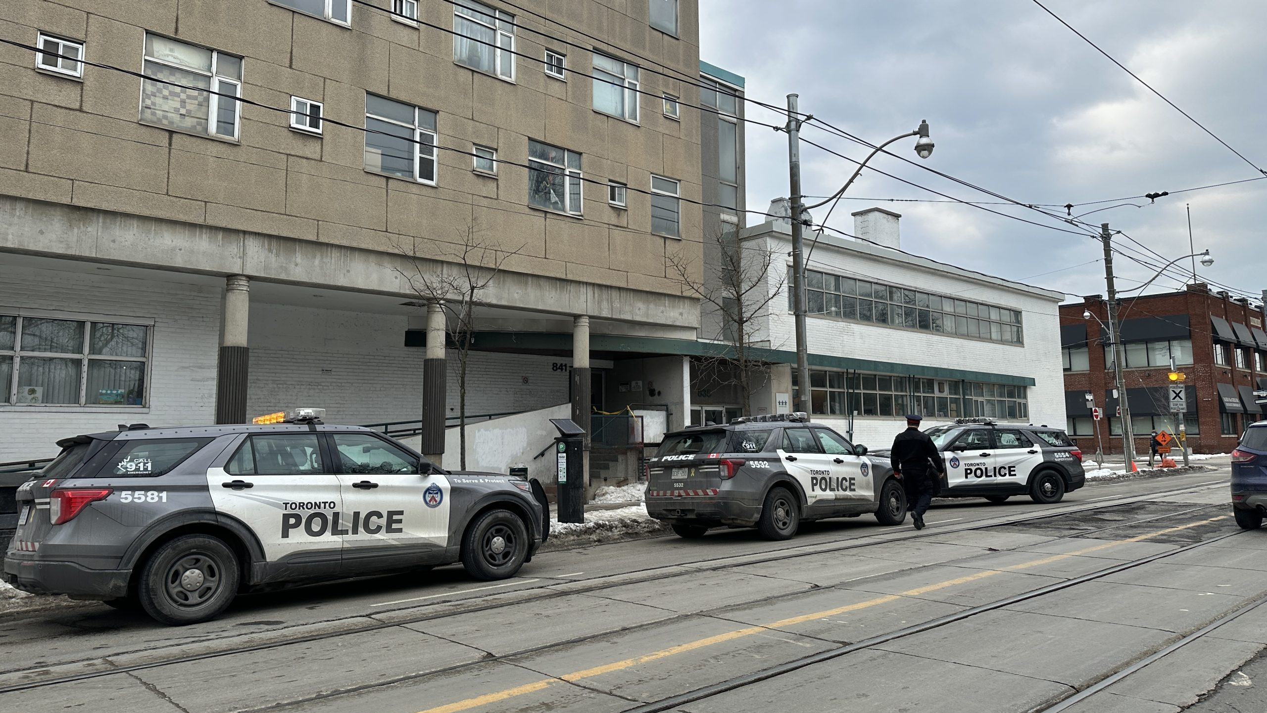 Man critically injured in stabbing at Riverdale apartment building