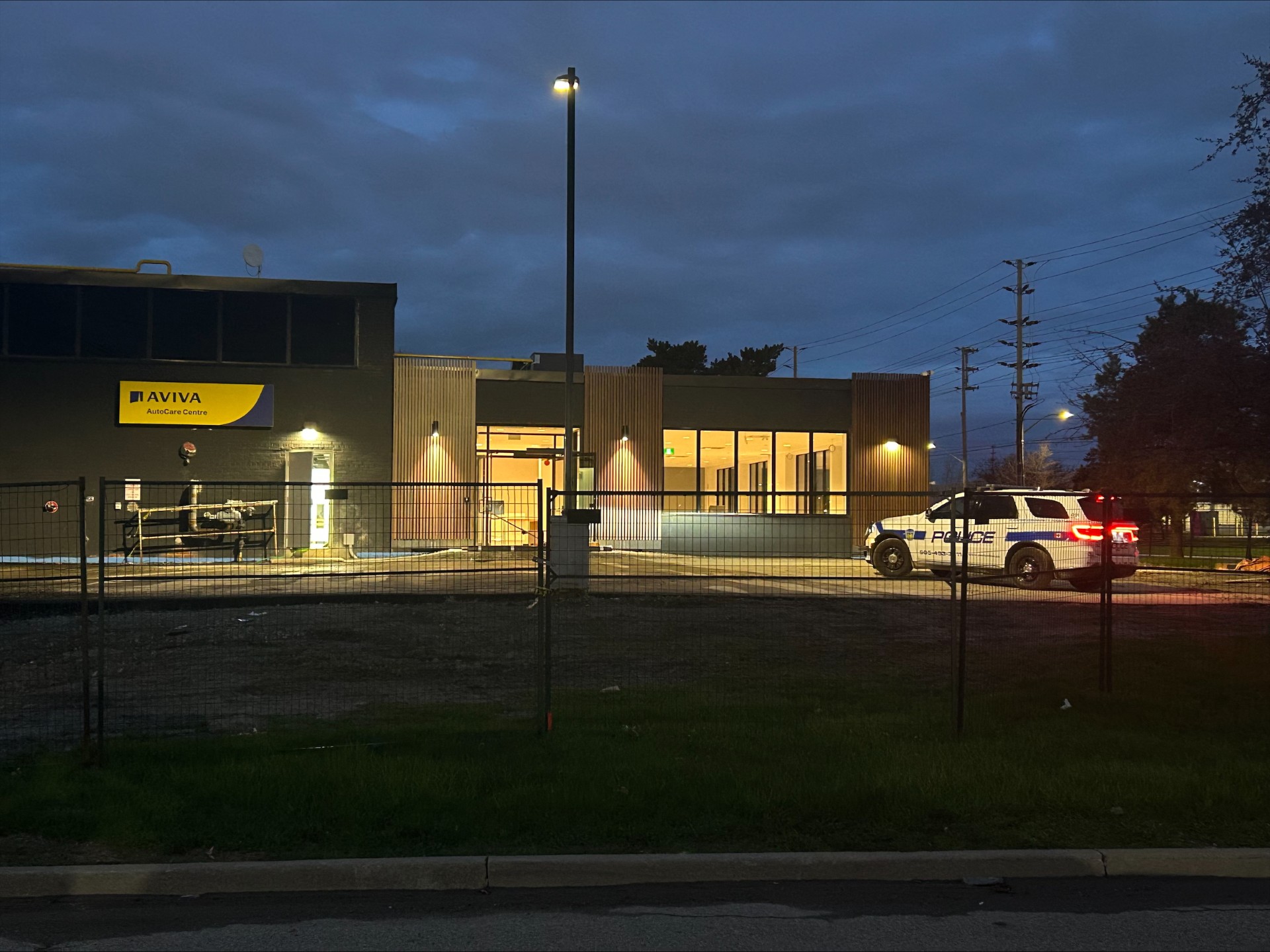 Mississauga building targeted in overnight arson; up to 4 suspects sought